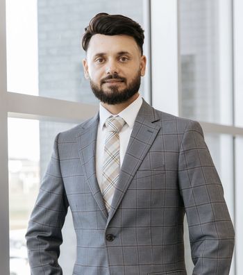 Portrait of Harwinder Sidhu, Associate.